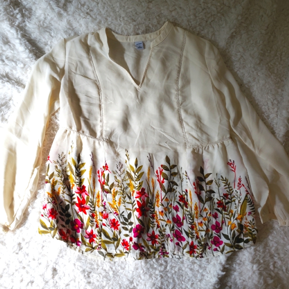 🌻 old navy • floral blouse
